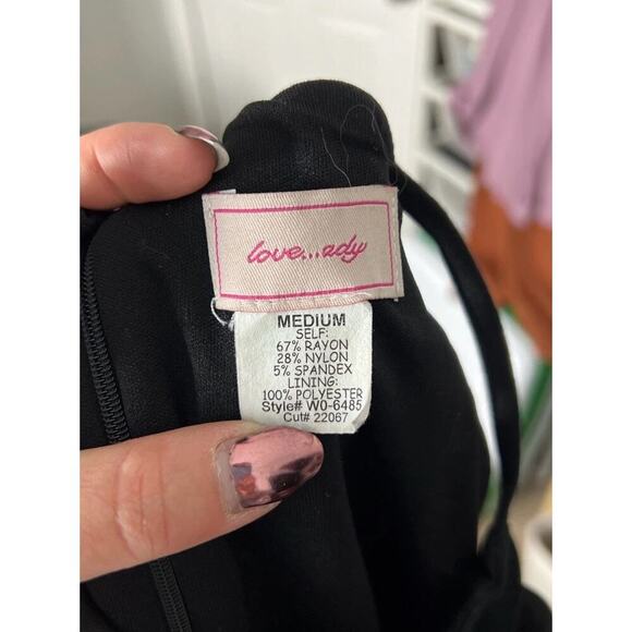 Love…Ady Black Romper Scallop Hem Halter Neck Sleeveless Cocktail Size Medium Wm - Picture 3 of 4